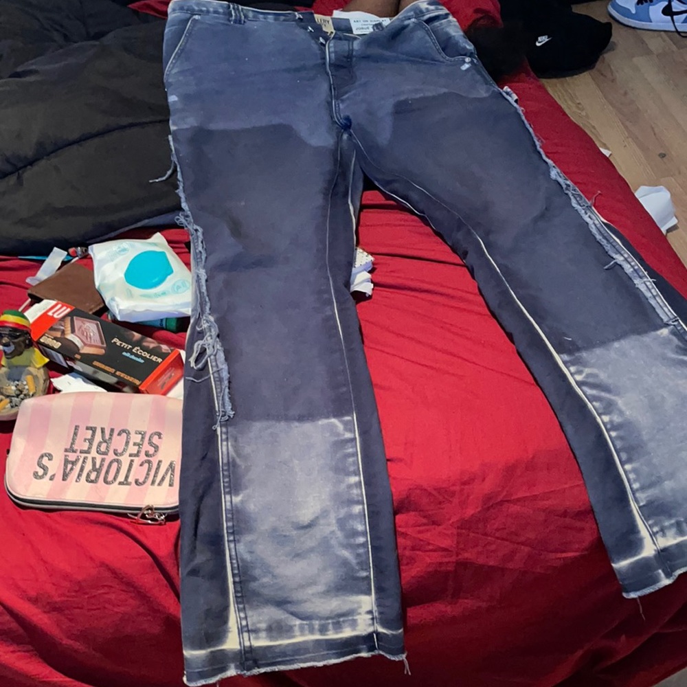 Gallery Dept. Flare Jean NAVY